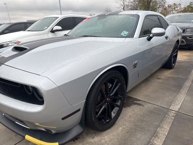 2023 Dodge Challenger R/T's photo