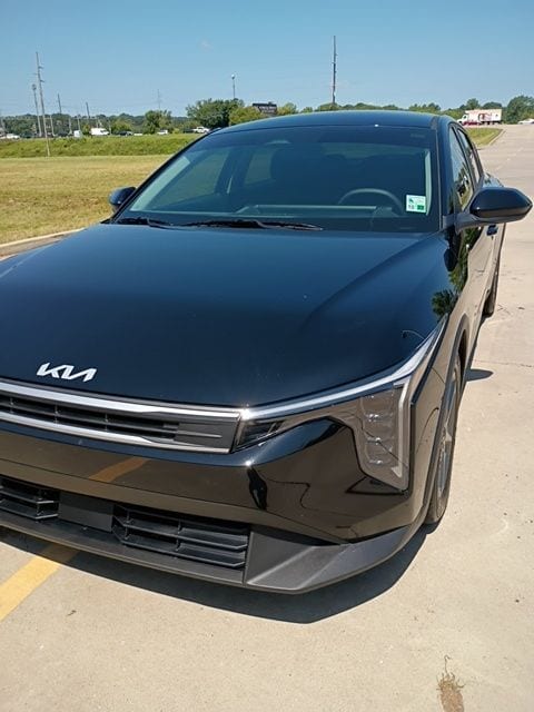 2025 Kia K4 LXS AT's photo
