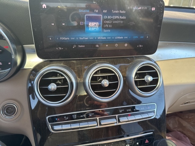 2022 Mercedes Benz GLC 300 photo 4