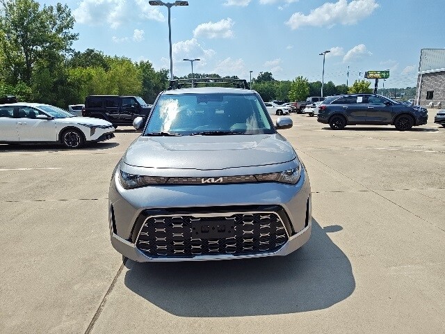 2023 Kia Soul GT-Line photo 2