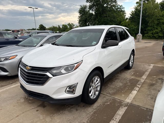 2021 Chevrolet Equinox LS's photo