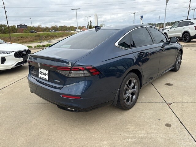 2024 Honda Accord Hybrid EX-L photo 2