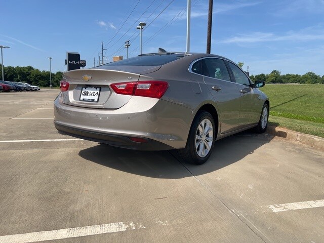 2024 Chevrolet Malibu 1LT photo 4