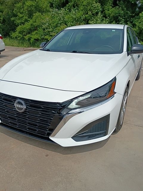 2024 Nissan Altima 2.5 S's photo