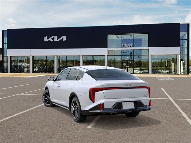 2025 Kia K4 GT-Line photo 4