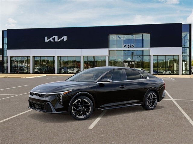 2025 Kia K4 GT-Line photo 3