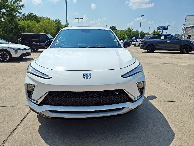2024 Buick Envista ST photo 2