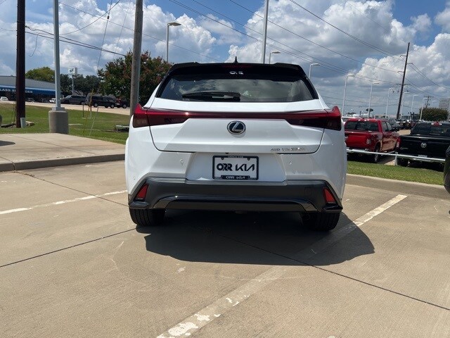 2024 Lexus UX 250h F SPORT Design photo 3