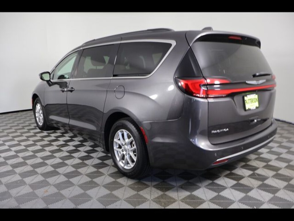 Used 2022 Chrysler Pacifica Touring L Van Passenger Van