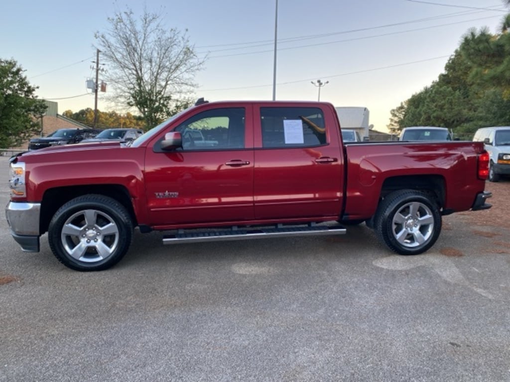 Used 2018 Chevrolet Silverado 1500 LT w/1LT Truck Crew Cab