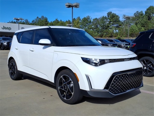 2024 Kia Soul EX's photo