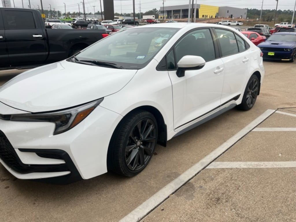 Used 2024 Toyota Corolla SE Sedan