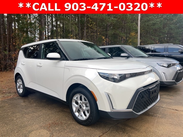 2024 Kia Soul LX's photo