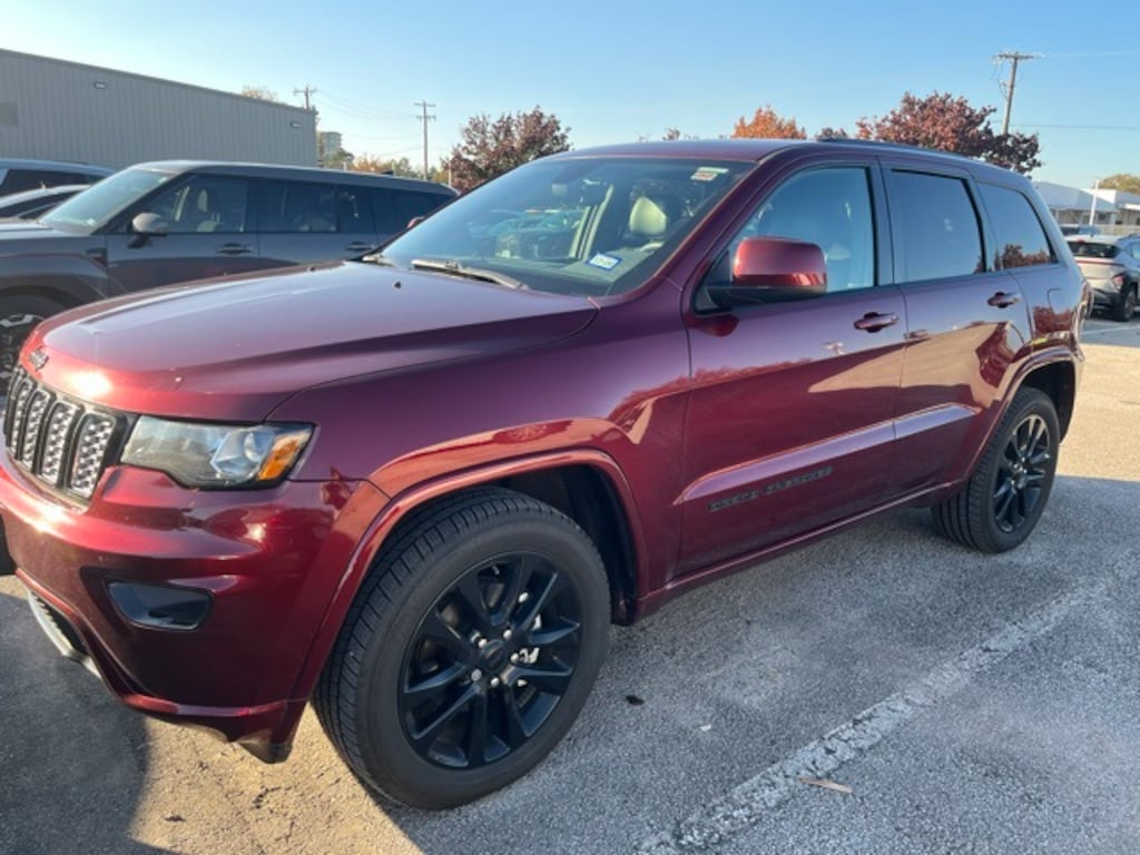Used 2019 Jeep Grand Cherokee Laredo SUV