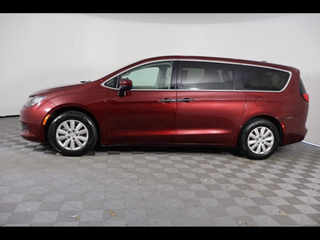 Used 2021 Chrysler Voyager L Van Passenger Van