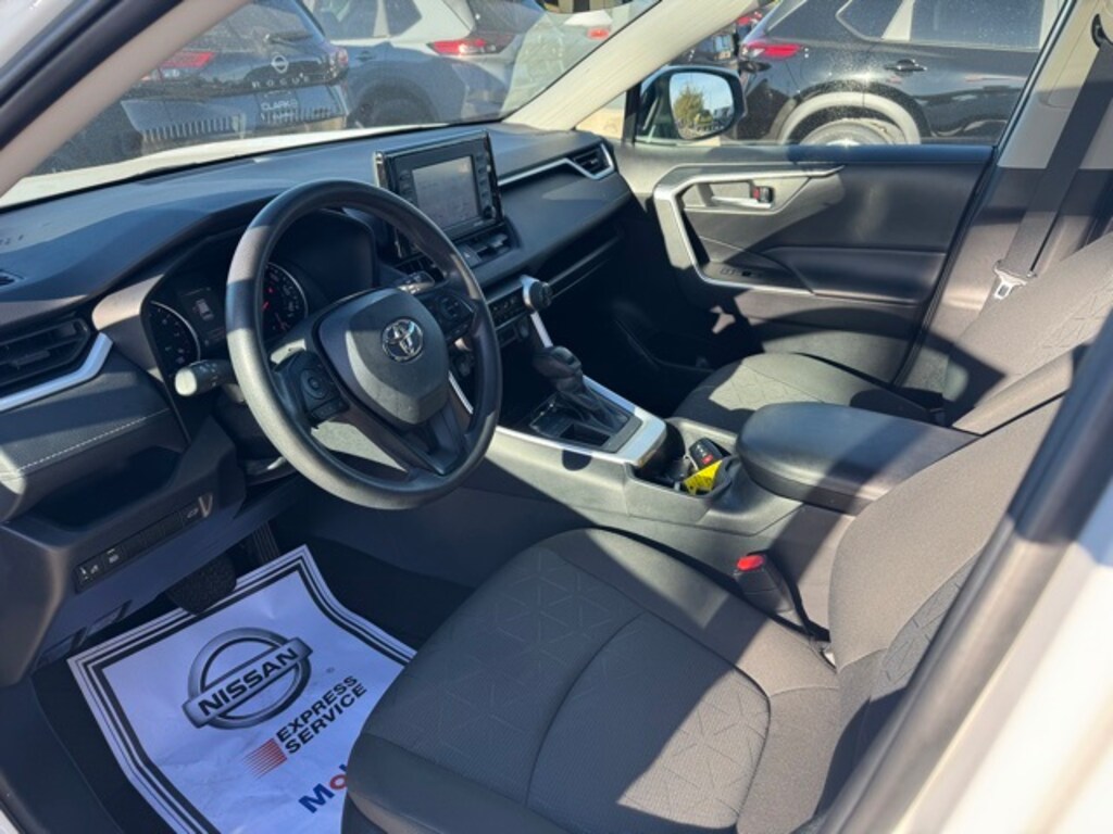 Used 2022 Toyota RAV4 XLE SUV