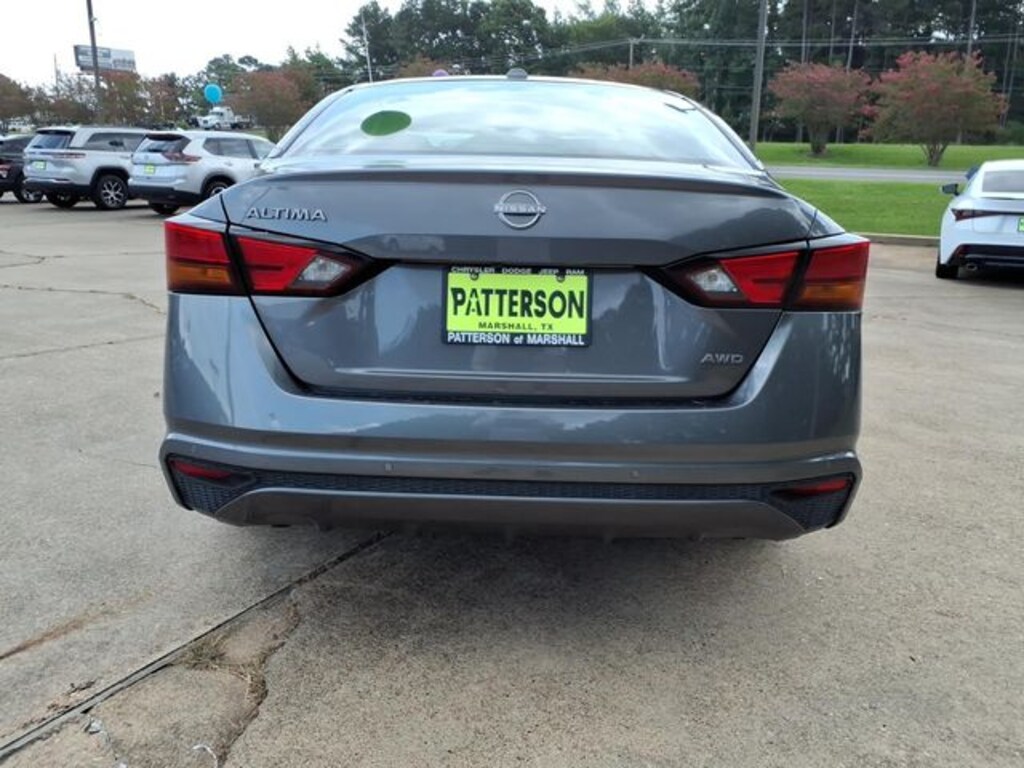 Used 2025 Nissan Altima SV Sedan
