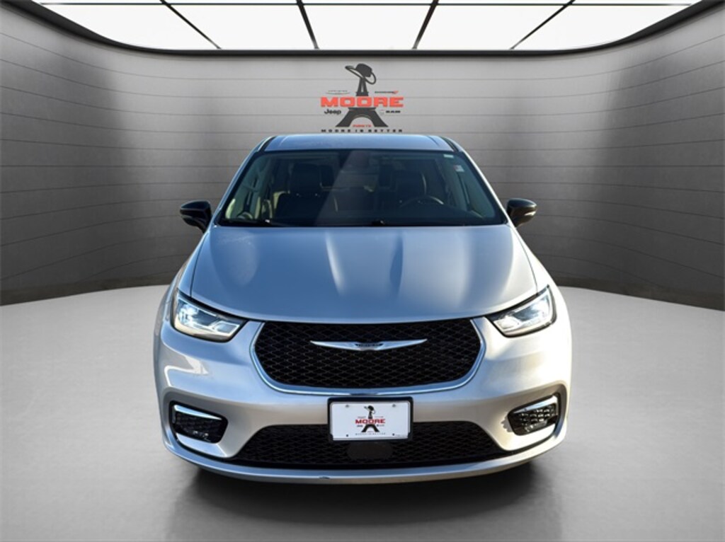 Used 2024 Chrysler Pacifica Touring L Van Passenger Van