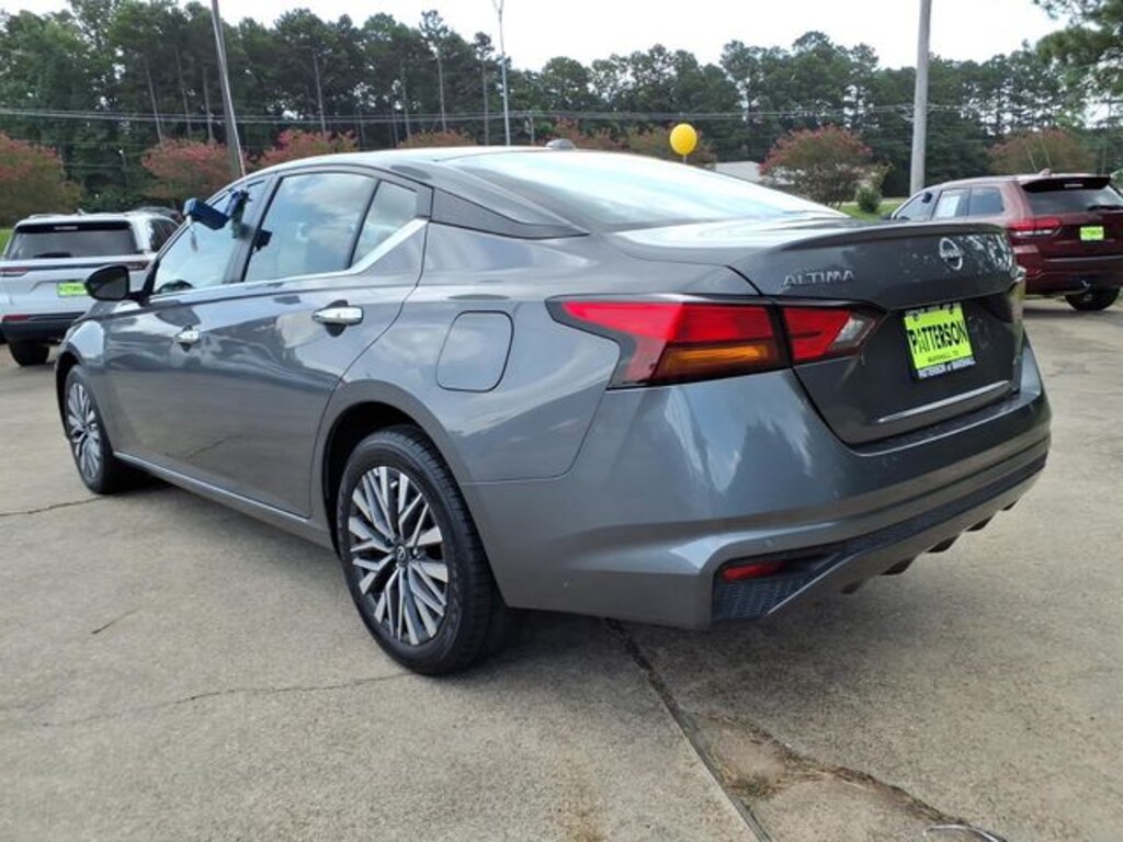 Used 2025 Nissan Altima SV Sedan