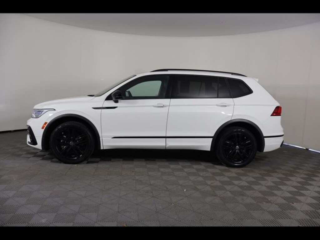 Used 2022 Volkswagen Tiguan 2.0T SE R-Line Black SUV
