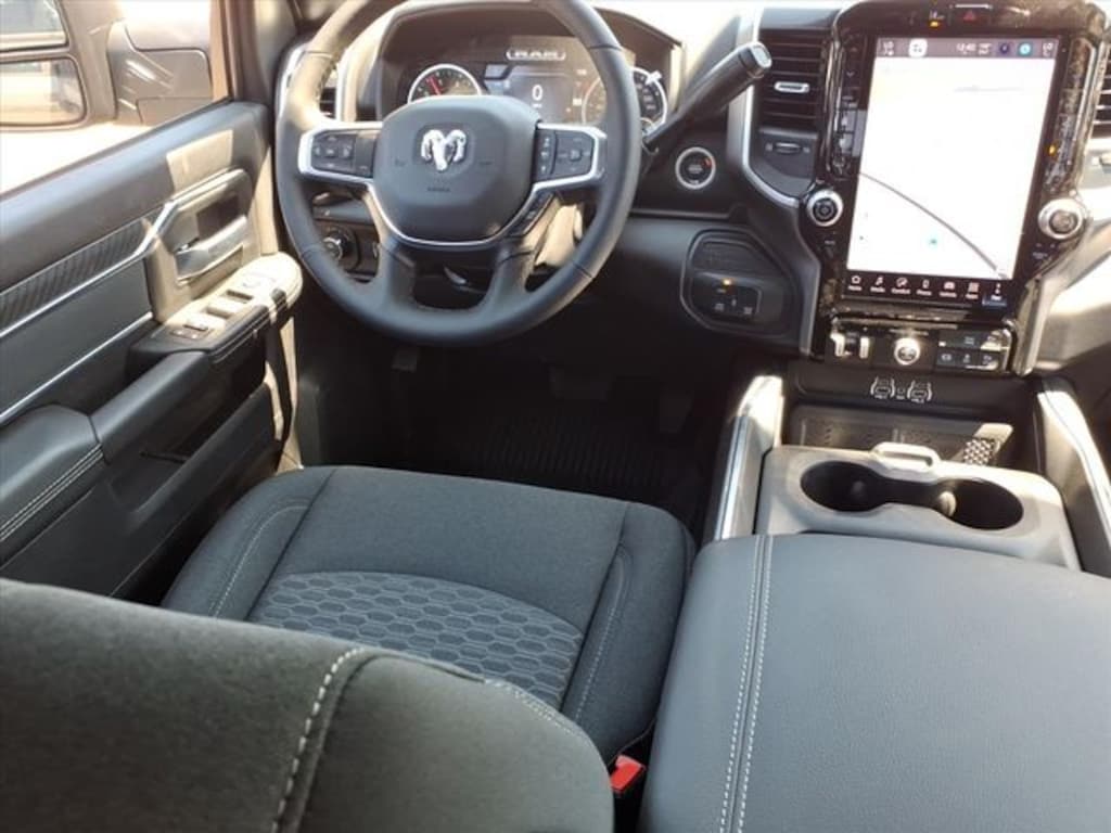 New 2026 Ram 2500 LONE STAR CREW CAB 4X4 6'4 BOX Pickup