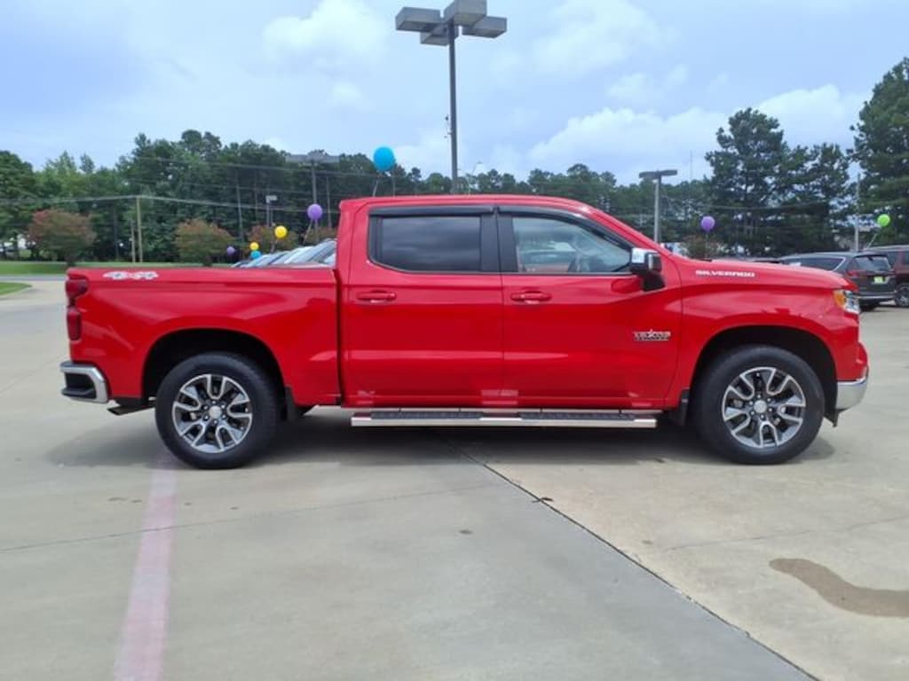 Used 2024 Chevrolet Silverado 1500 LT w/1LT Truck Crew Cab
