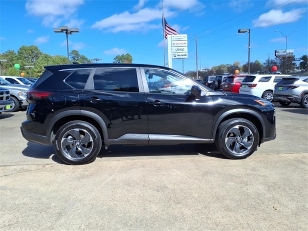 Used 2024 Nissan Rogue SV SUV