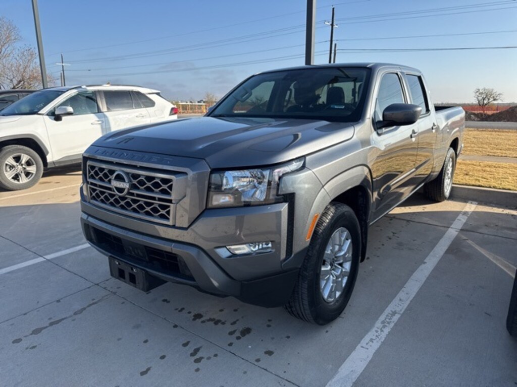Used 2024 Nissan Frontier SV Truck Crew Cab