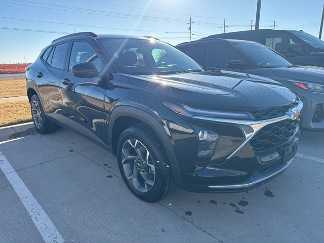 2025 Chevrolet Trax LT's photo