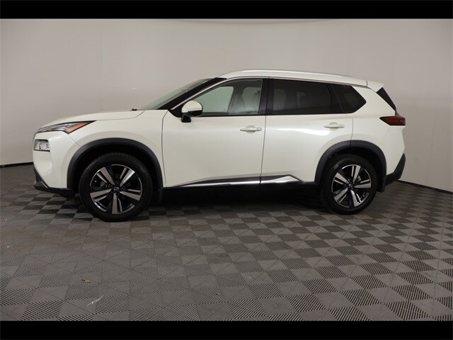 2022 Nissan Rogue SL photo 2