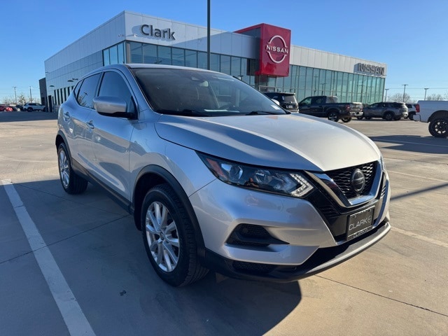 2020 Nissan Rogue Sport S's photo