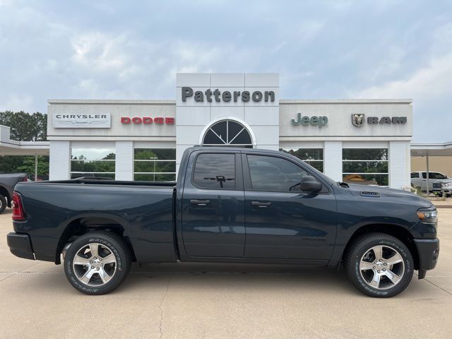 New 2026 Ram 1500 EXPRESS QUAD CAB 4X2 6'4 BOX