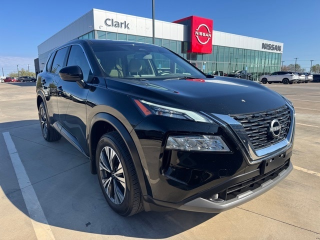 2023 Nissan Rogue SV's photo