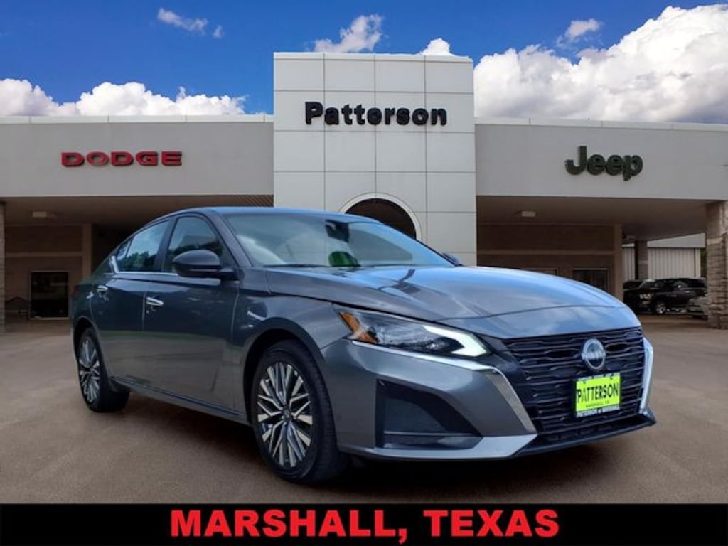 Used 2025 Nissan Altima SV Sedan
