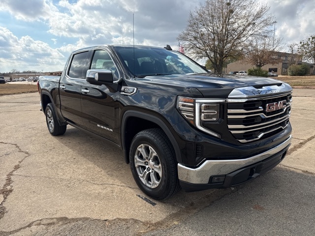 2025 GMC Sierra 1500 SLT's photo