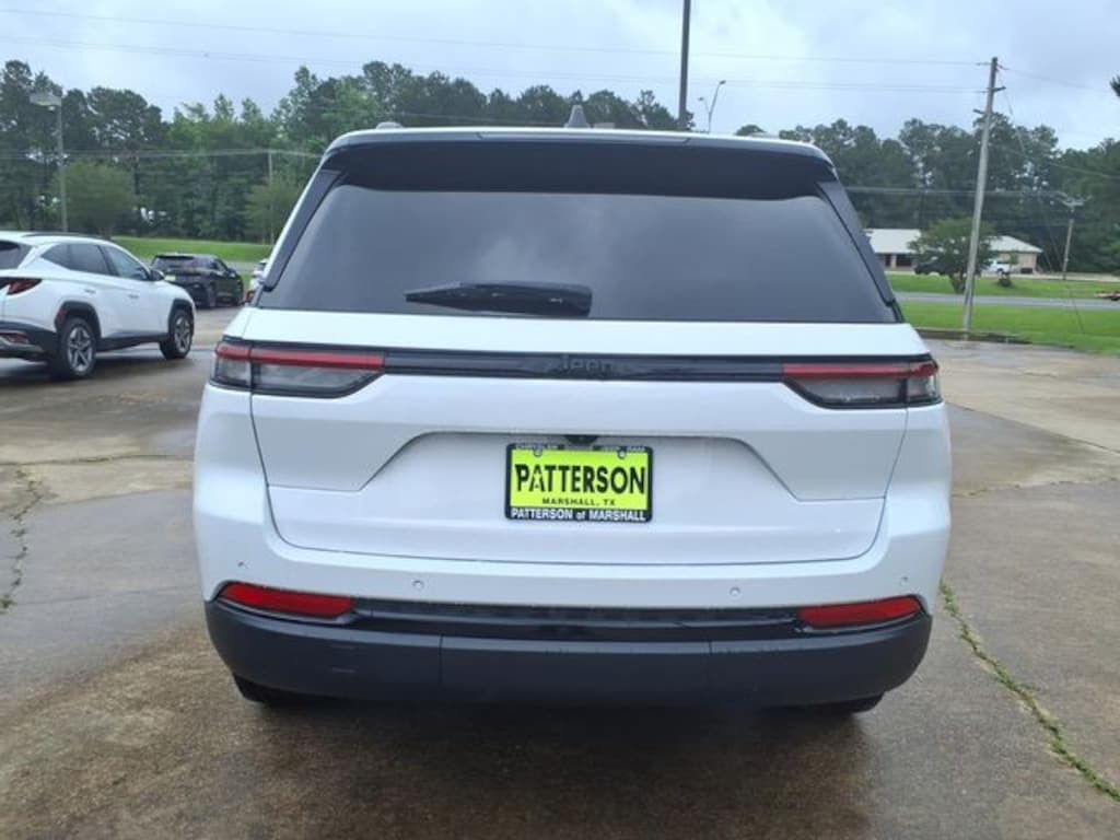 Used 2025 Jeep Grand Cherokee Laredo SUV