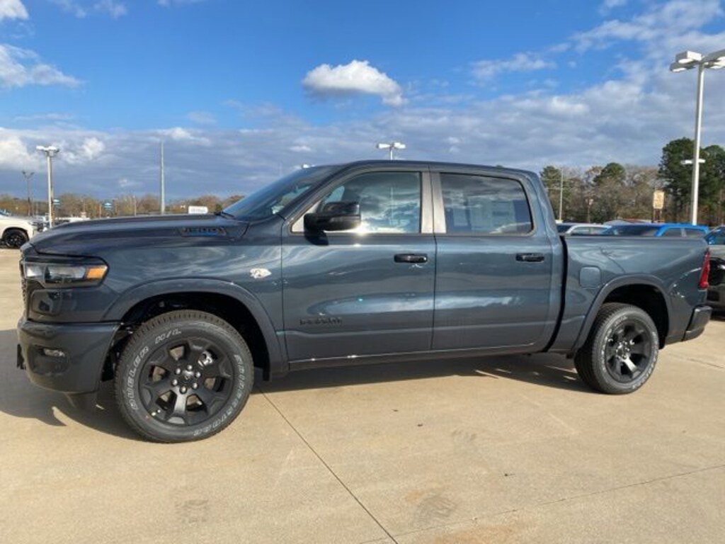 New 2026 Ram 1500 LONE STAR CREW CAB 4X4 5'7 BOX Pickup