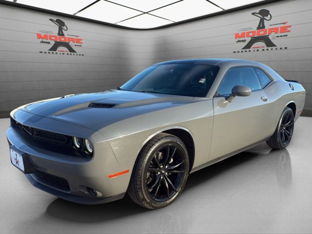 Used 2017 Dodge Challenger SXT Coupe