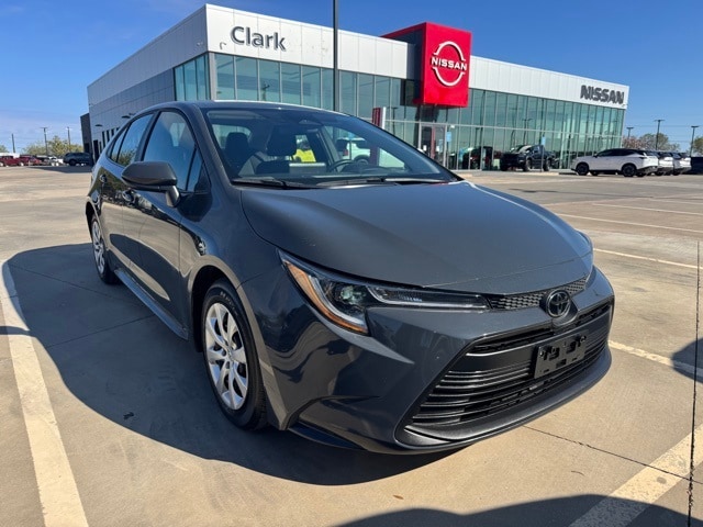 2023 Toyota Corolla LE's photo