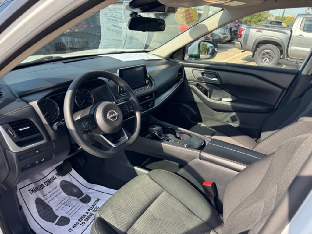 Used 2024 Nissan Rogue SV SUV