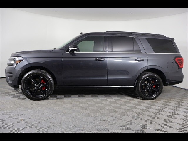 2022 Ford Expedition Limited photo 2