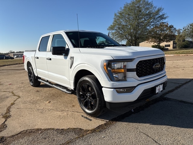 2023 Ford F-150 XL's photo