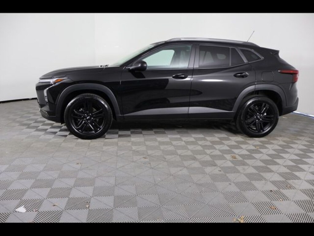 Used 2025 Chevrolet Trax ACTIV SUV