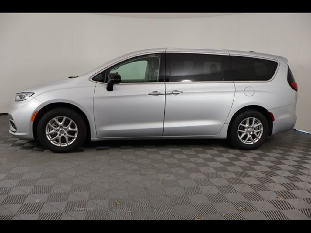 Used 2024 Chrysler Pacifica Touring L Van Passenger Van