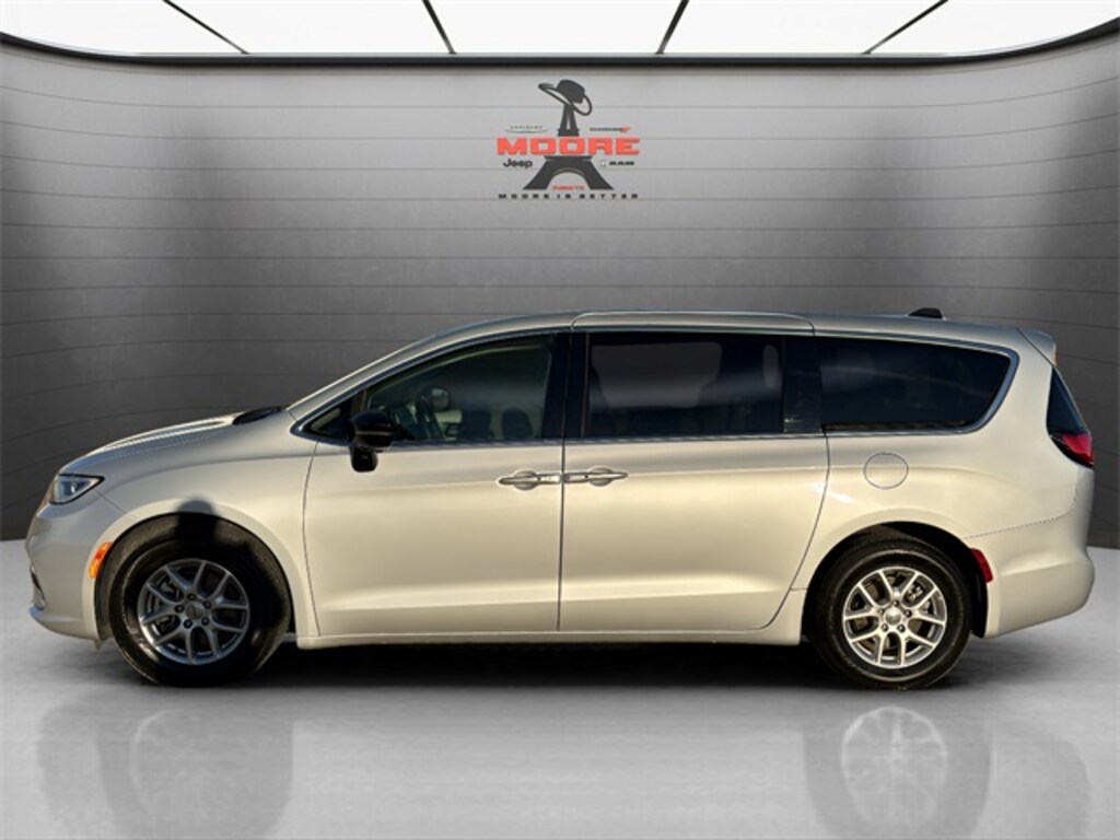 Used 2024 Chrysler Pacifica Touring L Van Passenger Van