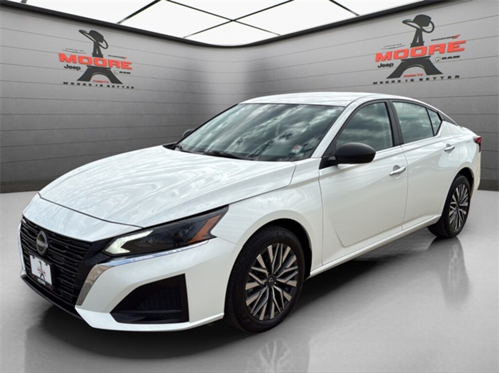 Used 2025 Nissan Altima SV Sedan