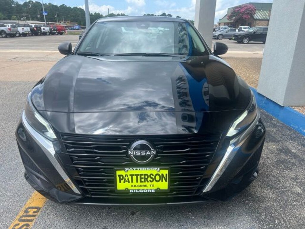 Used 2025 Nissan Altima SV Sedan