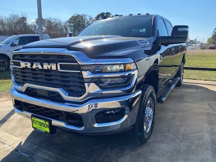 2026 Ram 2500 TRADESMAN CREW CAB 4X4 6'4 BOX Pickup