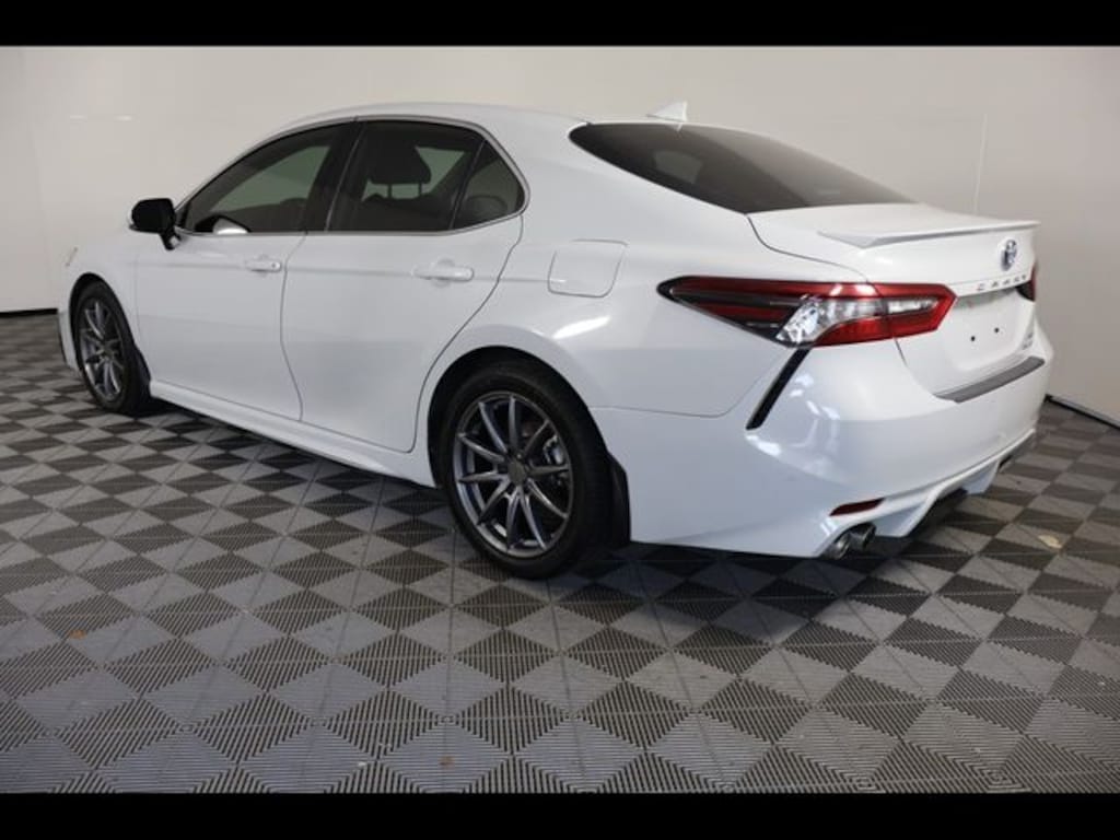 Used 2022 Toyota Camry Hybrid XSE Sedan