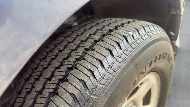 Used 2006 Ford Expedition XLT with VIN 1FMPU16506LA75683 for sale in Kilgore, TX